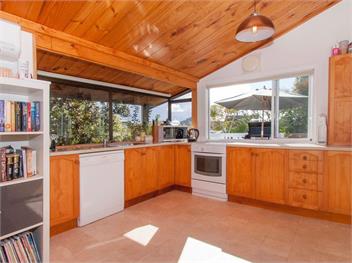 Perfect on Pleasant (Bachcare) - Pauanui
