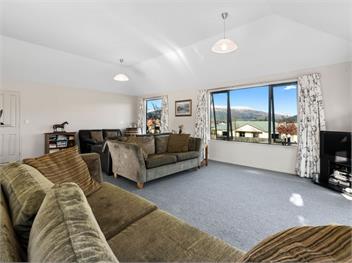 Mount Iron Magic (Bachcare) - Wanaka
