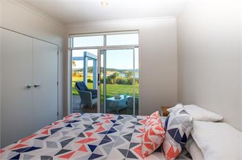 Waterfront Wonder (Bachcare) - Matarangi