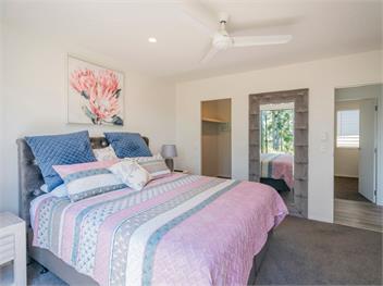 Treetop Bach (Bachcare) - Whangamata