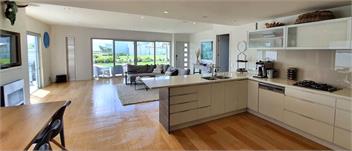 PARAOA BEACH HOUSE - Omaha