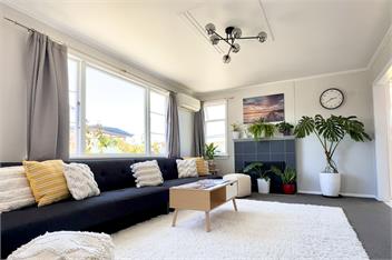 Large Sunny Home Close to It All - Relax & Explore - Nelson