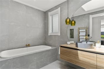 Lavish at the Lake - High-end home close to Town & Lake - Taupo