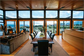 Mt Gold Retreat - Sleeps 8 - Spa Pool - Tennis Court - Wanaka