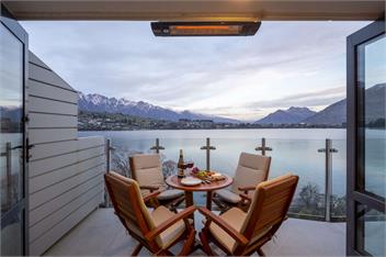 Livin' on Lake Time | Waterfront Accommodation - Queenstown
