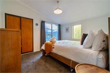 27 on Henry (Bachcare) - Te Anau