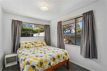 Lake Stroll Charm (Bachcare) - Wanaka