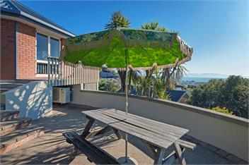 Sunny Bayview Retreat - Nelson