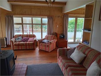 White House - Te Anau