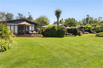 Beachfront Villa at Adrift in Golden Bay - Tukurua
