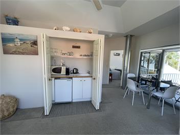 Paradise on The Strand. Waterfront Holiday Home - Bay of Islands