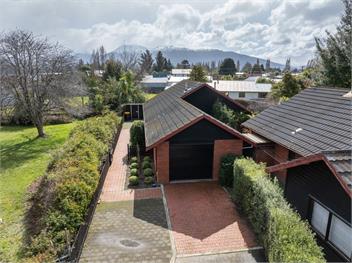 Matai by the Lake (Bachcare) - Te Anau