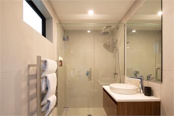 Beautiful 3 bedroom home | Hot Tub | Stunning View - Queenstown