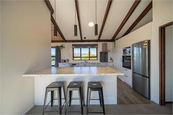 Four Peaks Matai Escape (Bachcare) - Te Anau