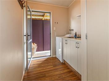 Mountainview Glimpse (Bachcare) - 