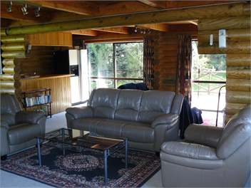 Corsican Lodge - Spacious log chalet with free WIFI - Mount Lyford
