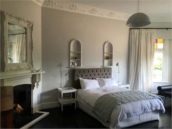 Holly's Place - Martinborough