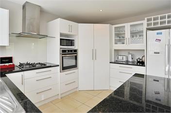 Regents Villas - Two house together - Christchurch