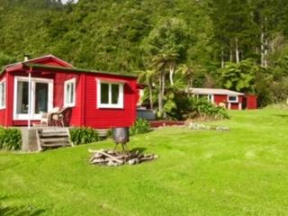 Bell Birds & Sea Views Cottage - Punakaiki