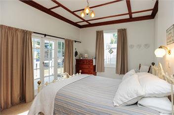 Puriri Downtown Villa (Bachcare) - Napier City