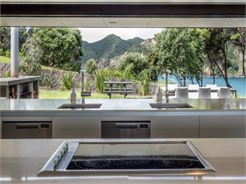 Oke Beach House (Bachcare) - Rawhiti