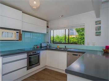 Beachfront Beauty (Bachcare) - Whangamata