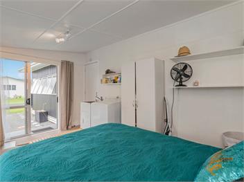 Bach Life on Seabreeze (Bachcare) - Whangamata