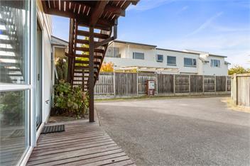 Rainbow Lake House (Bachcare) - Taupo Central