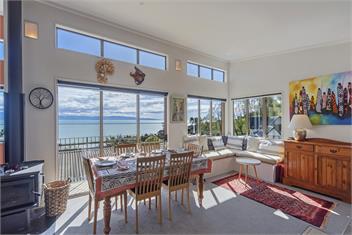 Coastal Hideaway - Nelson