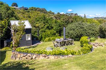 Relax on Newton - Waiheke Island 1081
