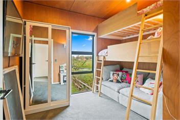 Beachside Sanctuary – Otaki Beach Holiday Home - Otaki Beach