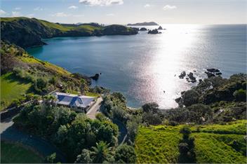 Seascape Point (Bachcare) - Mahinepua Bay