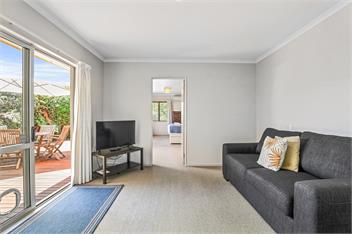 Top of the Lake - Spa Pool, Lake Views, Central to town - Taupo