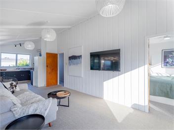 Coastal Break Bach (Bachcare) - Whangamata
