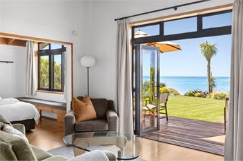 Beachfront Villa at Adrift in Golden Bay - Tukurua