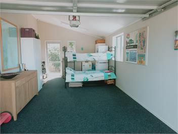 available KINGS BIRTHDAY WEEKEND 'Ocean Cove at Whangamata (5 minutes from beach & shops) - Coromandel