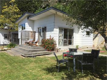 Barnes Beach house - Gore Bay