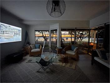 Paradise on The Strand. Waterfront Holiday Home - Bay of Islands