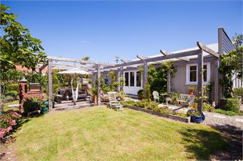 Awakino River Lodge - Coastal Romance - Historic - Spa Pool - Black Sand Beaches - Mokau