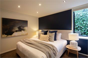 QT Paradise: Panoramic Views & Elegant Comfort - Queenstown