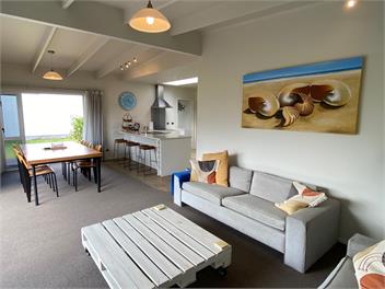 A Modern Kiwi Retreat – Golf Course Views 138 KIWI ROAD WHANGAMATA - WHANGAMATA
