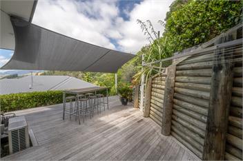 MODERN HILL TOP HOUSE | Amazing Views & Space | Sleeps 10 -