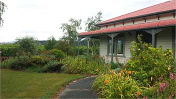 Todds Cottage & Vineyard -