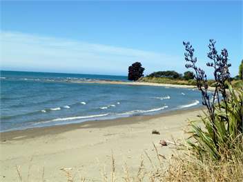 Patons Rock Holiday Unit - Takaka