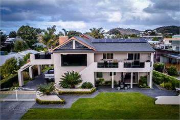 Waterfront - private spa, pool, sauna - Waihi Beach