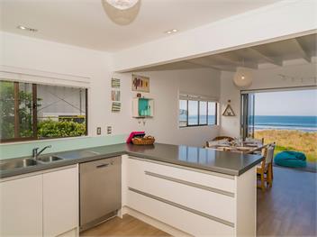 Beachfront Beauty (Bachcare) - Whangamata