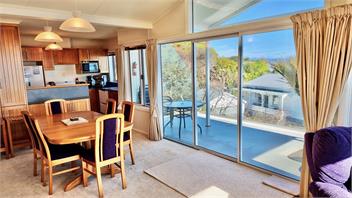 Kimberley Three - Nelson Waterfront Penthouse Apartment - Nelson