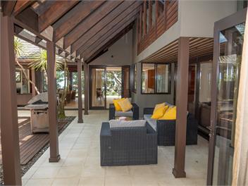 Calianne - Superb Beachfront Architecture - Far North