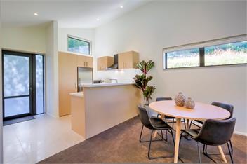 The Villa Lookout (Bachcare) - Queenstown