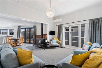 Lake Dunstan Cottage (Bachcare) - Cromwell